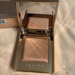 Jaclyn Hill Highlighter Awestruck NWT